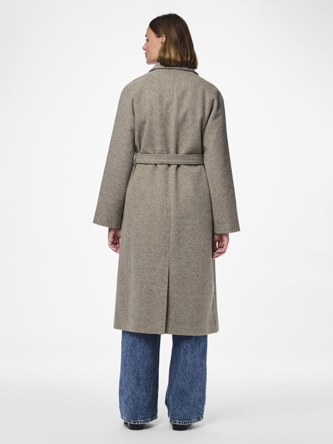 model_shot-back